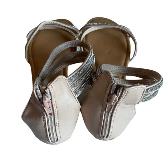 New Flat Sandals with Sparkle! Size 8 - Picture 4 of 5